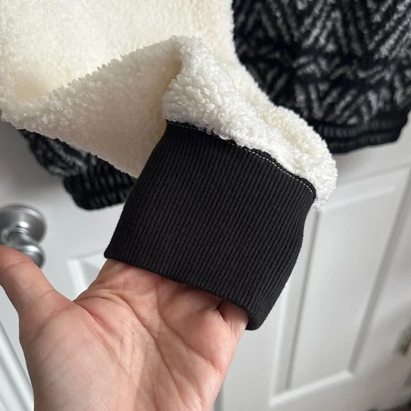 CALIA by Carrie Underwood Black and Cream Patterned Hoodie - Picture 4 of 6